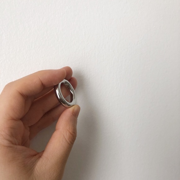 Heavy Solid Round Ring - Picture 3 of 6